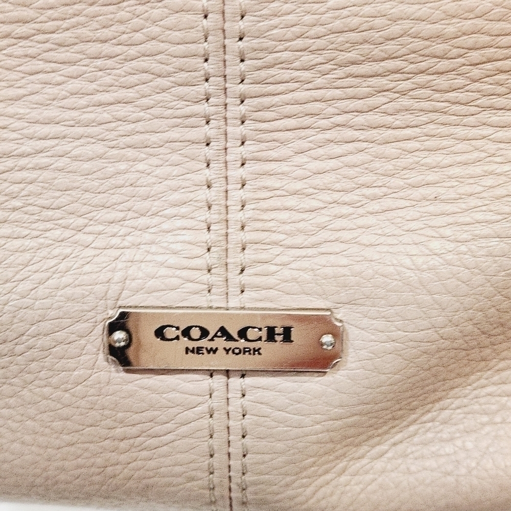 Coach F31287 Park Avery Studded Light Lavender Shoulder Hobo Tote - Picture 2 of 12